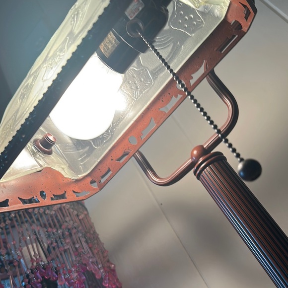 Vintage Style Bronze and Cream Table Lamp - Picture 4 of 11